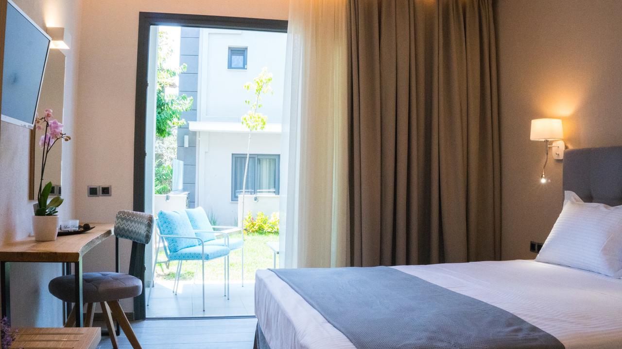 Costa Domus Blue Luxury Apartments Nikíti Eksteriør bilde