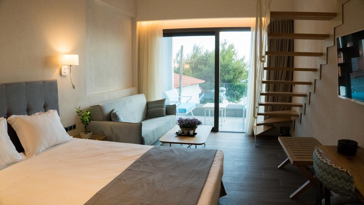 Costa Domus Blue Luxury Apartments Nikíti Eksteriør bilde